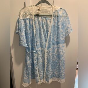 Blue and White Floral Lace Robe